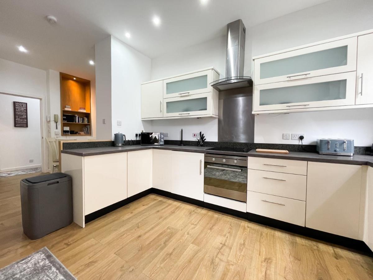 Exquisite 2BR Flat near Central Train Station Glasgow Extérieur photo